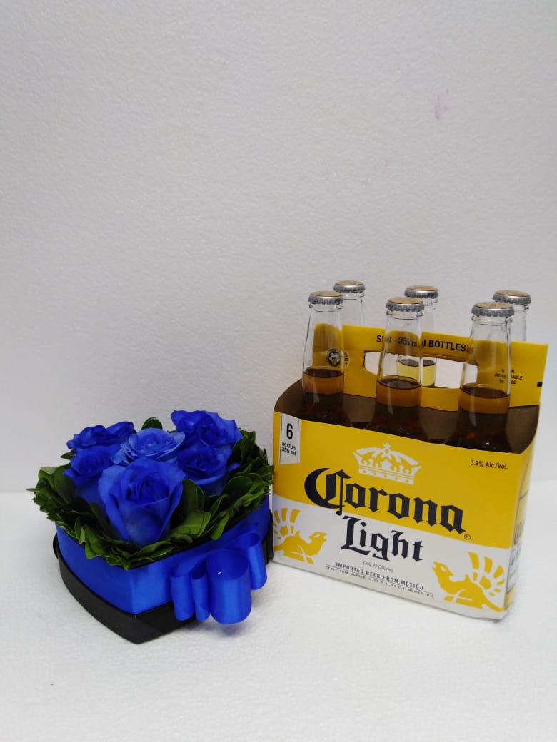 6 Rosas Azules en Caja Coraz�n y Cervezas